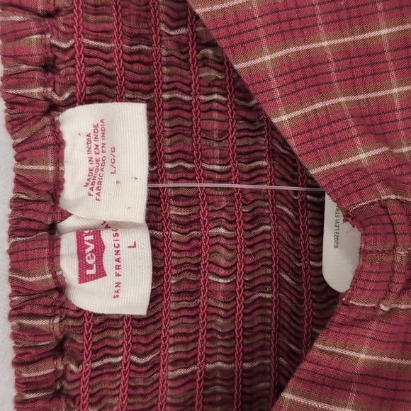 Levi's Red Plaid The Statement Blouse Slim Cropped Fit Size Large New with Tags - Picture 2 of 5